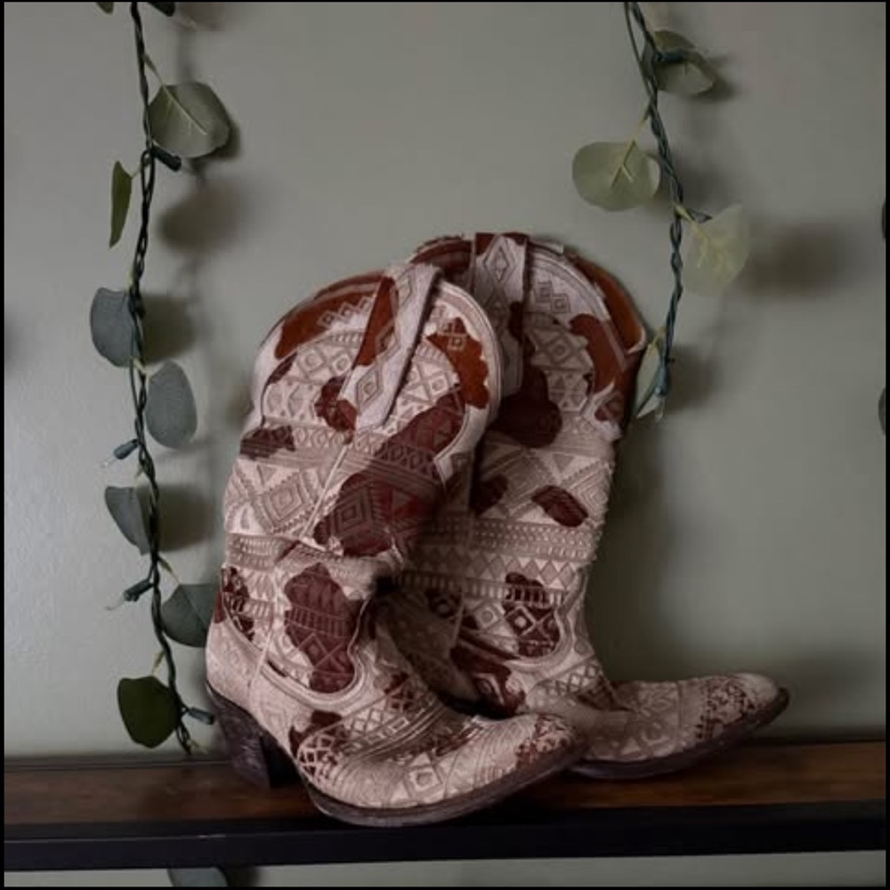 Rustic Patterned Cowboy Boots
